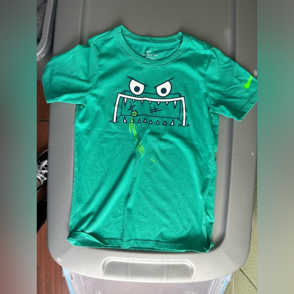 Nike short sleeve